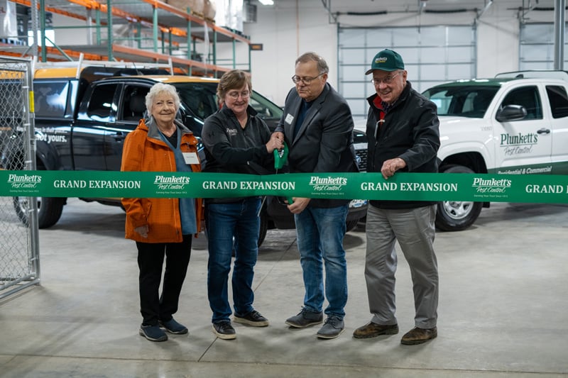 Plunkett's owners and family ribbon cutting ceremony